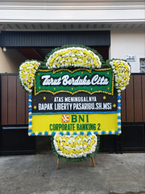 Papan Bunga Duka di Kampung Bandar