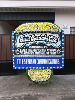Papan Bunga Duka di Kampung Bandar